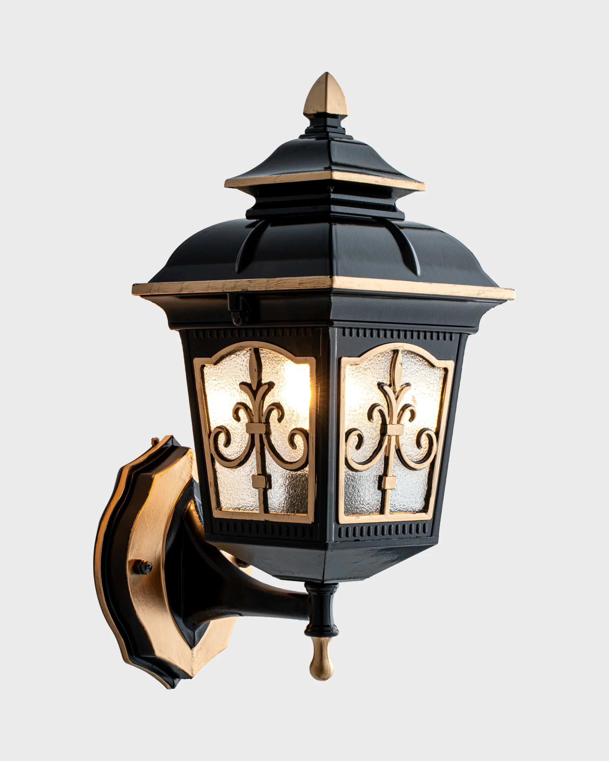 Đèn Tường Đồng Cổ Điển Sang Trọng Sắc Đen Vàng Đẳng Cấp VRG-VNT6635