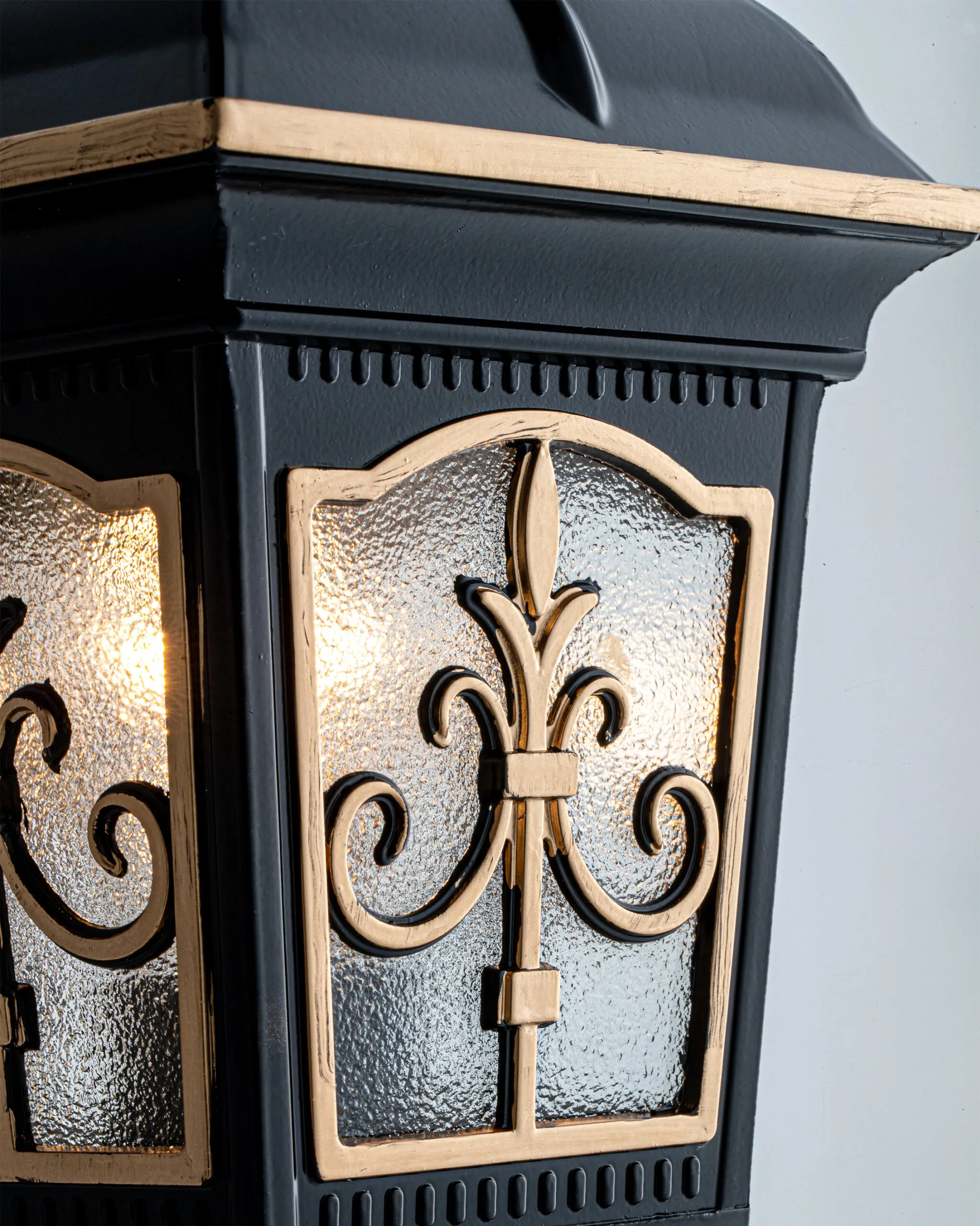 VRG VNT6635 3 scaled Đèn Tường Đồng Cổ Điển Sang Trọng Sắc Đen Vàng Đẳng Cấp VRG-VNT6635