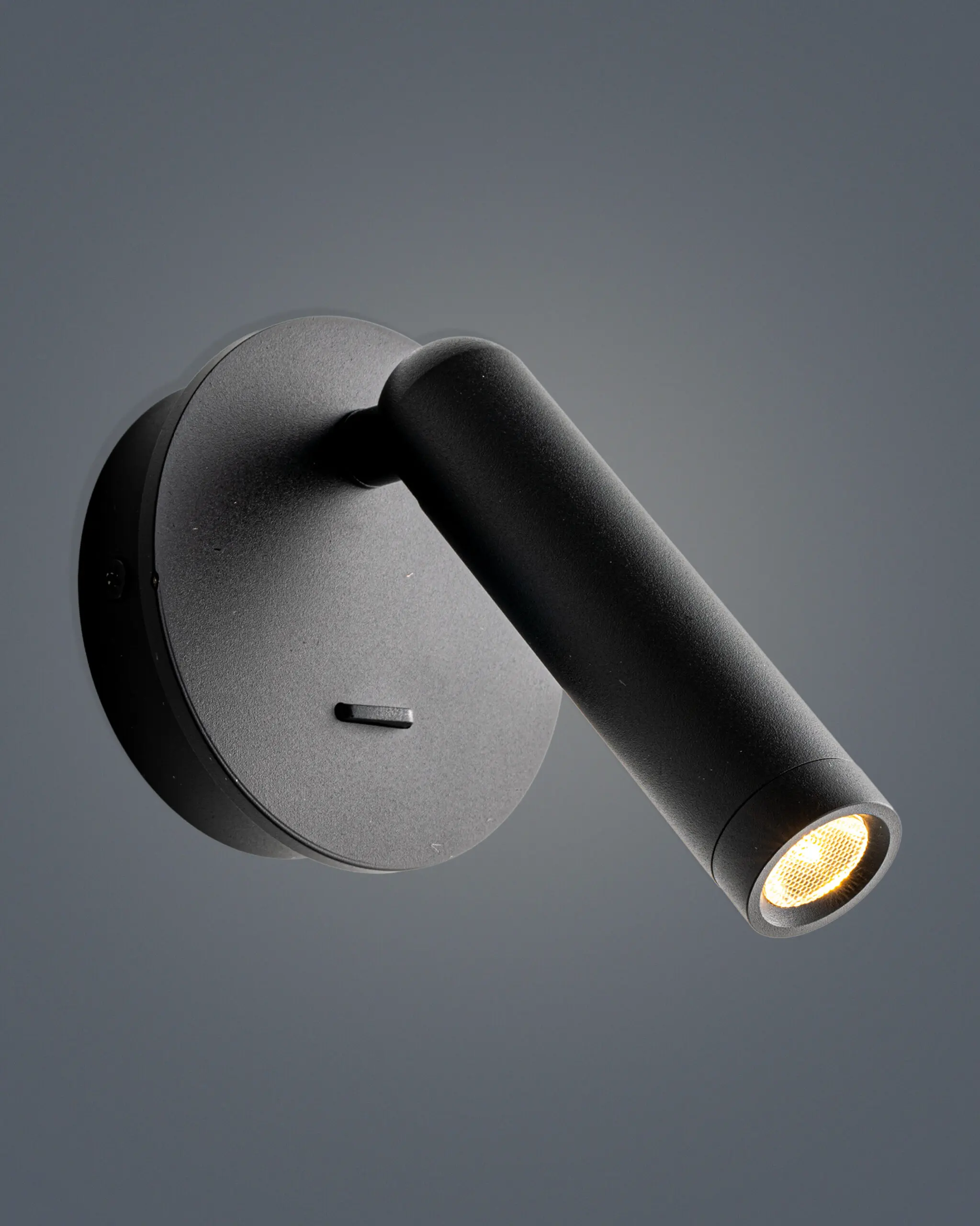 VRG VT21 2 scaled Đèn Tường Hiện Đại Hợp Kim Màu Đen Sang Trọng VRG-VT21