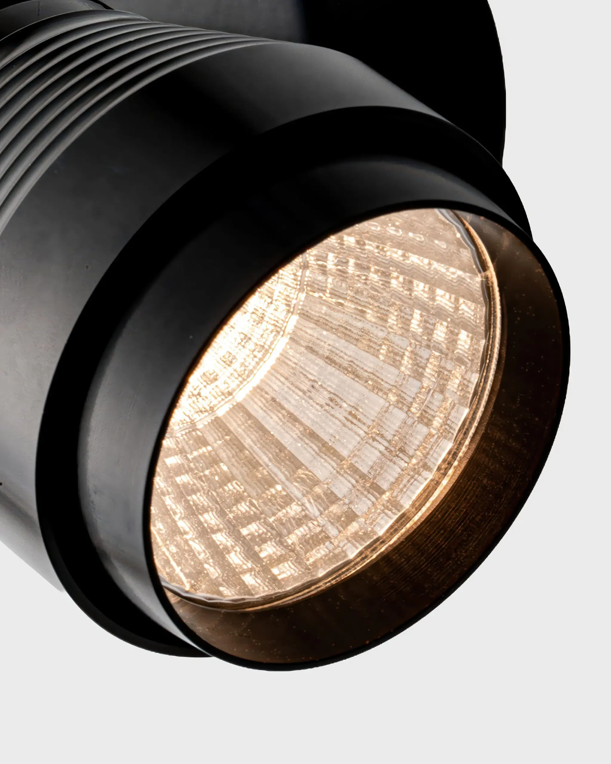 vrg ro1403 3 scaled Đèn Tường LED Hiện Đại Hợp Kim Đen Tối Giản Sang Trọng VRG-RO1403