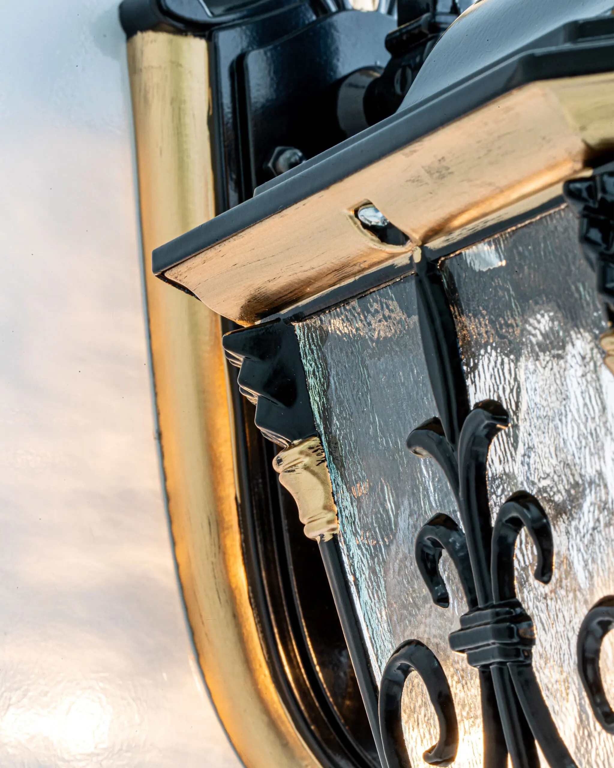 vrg td47 g 5 scaled Đèn Tường Đồng Cổ Điển Sang Trọng Màu Vàng Đen Tinh Tế VRG-TD47