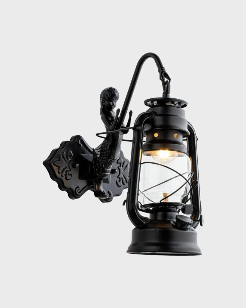 Đèn Tường Hình Đèn Lồng Cổ Điển Đen Sang Trọng Với Chi Tiết Độc Đáo VRG-6212
