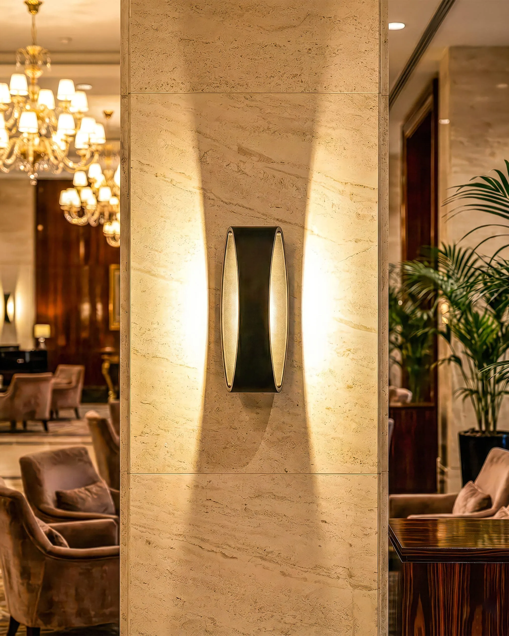 Đèn Tường Hiện Đại Hợp Kim Đen Vàng Cao Cấp Luxury VRG-VL1111M